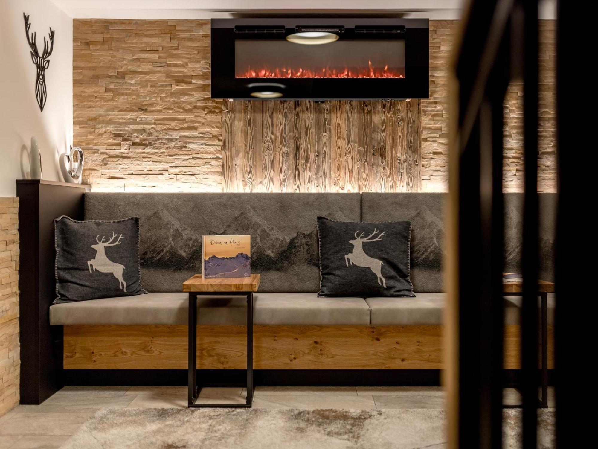 Отель Quality Hosts Arlberg - Haus Pepi Eiter Санкт-Антон-ам-Арльберг Экстерьер фото