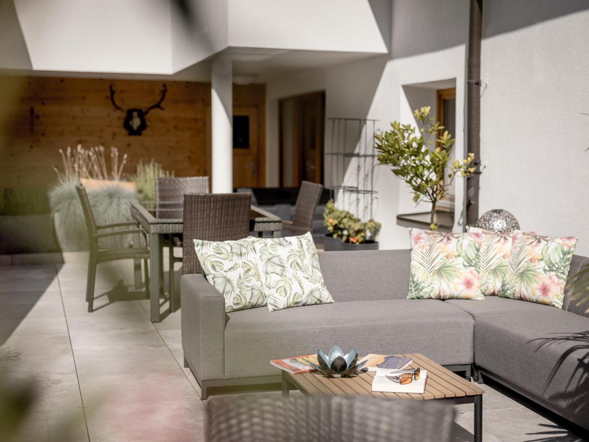 Отель Quality Hosts Arlberg - Haus Pepi Eiter Санкт-Антон-ам-Арльберг Экстерьер фото