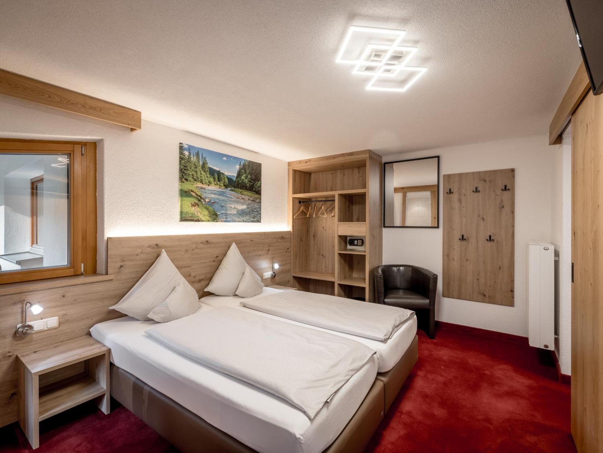 Отель Quality Hosts Arlberg - Haus Pepi Eiter Санкт-Антон-ам-Арльберг Экстерьер фото